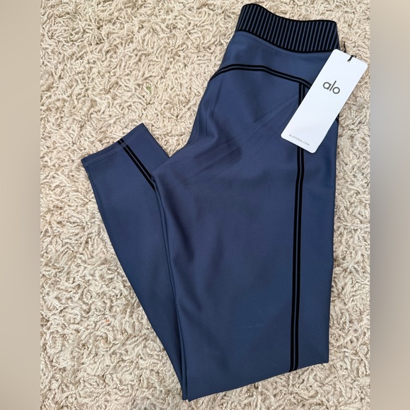 ALO Yoga Women's Navy 7/8 Line Up High-Waist Leggings size Small - Picture 6 of 6